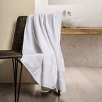 Boutique Blanche white ultra soft cotton bathroom towl 100*150 cm image number 0