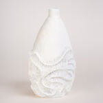 Off white resin coral vase 20*20.2*36 cm image number 1