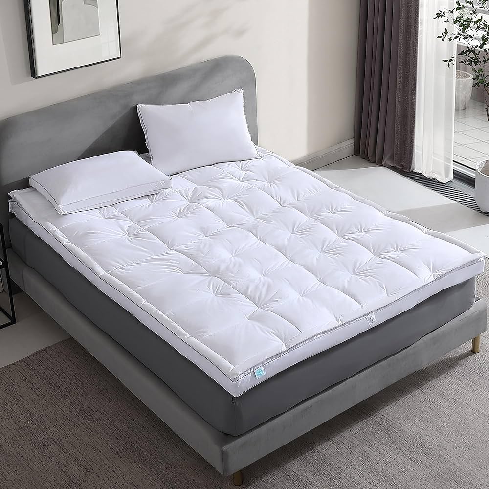 

Cottage plush mattress topper with a down proof finish 120*200*10cm