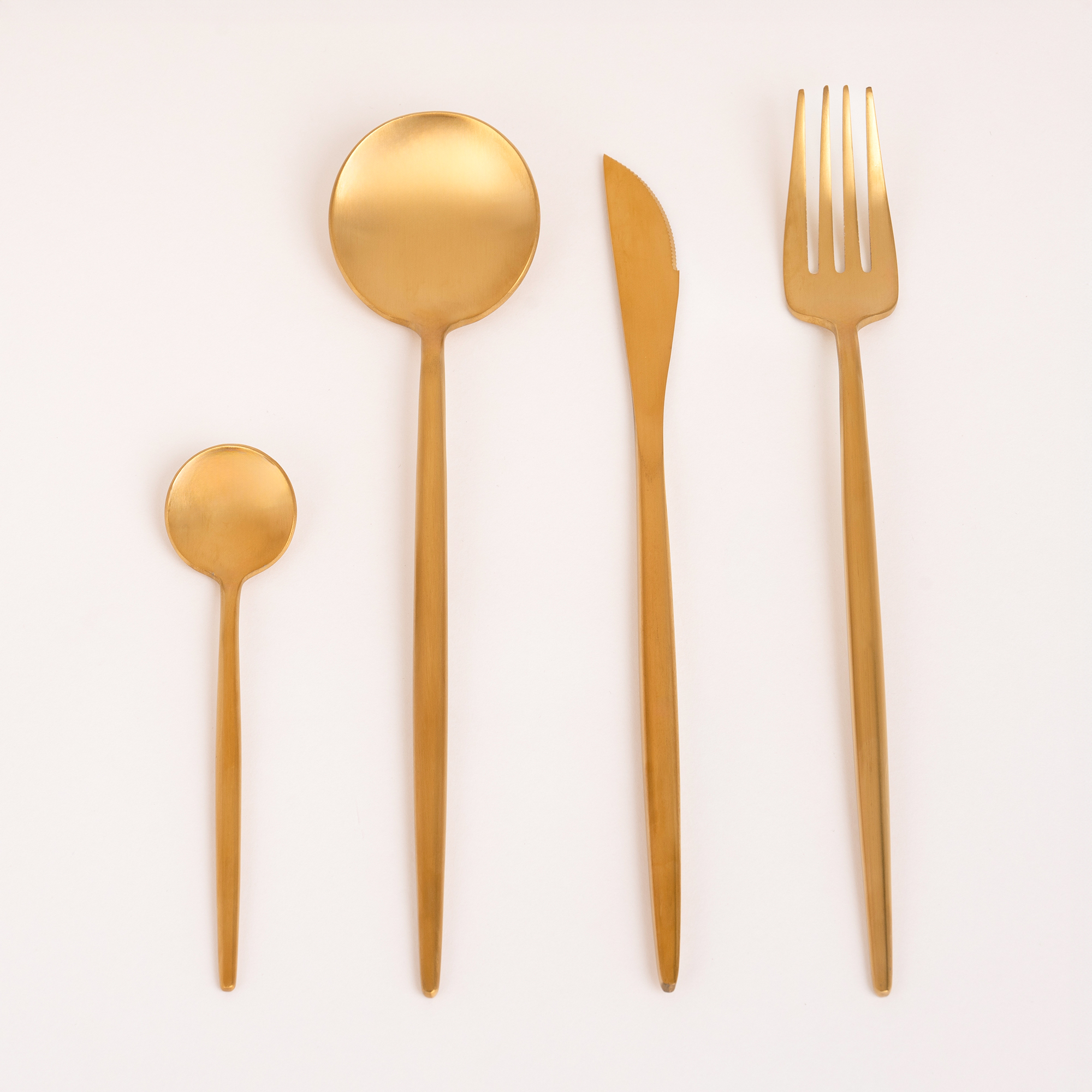 

La Mesa 16 Pieces Cutlery Set Matte Gold