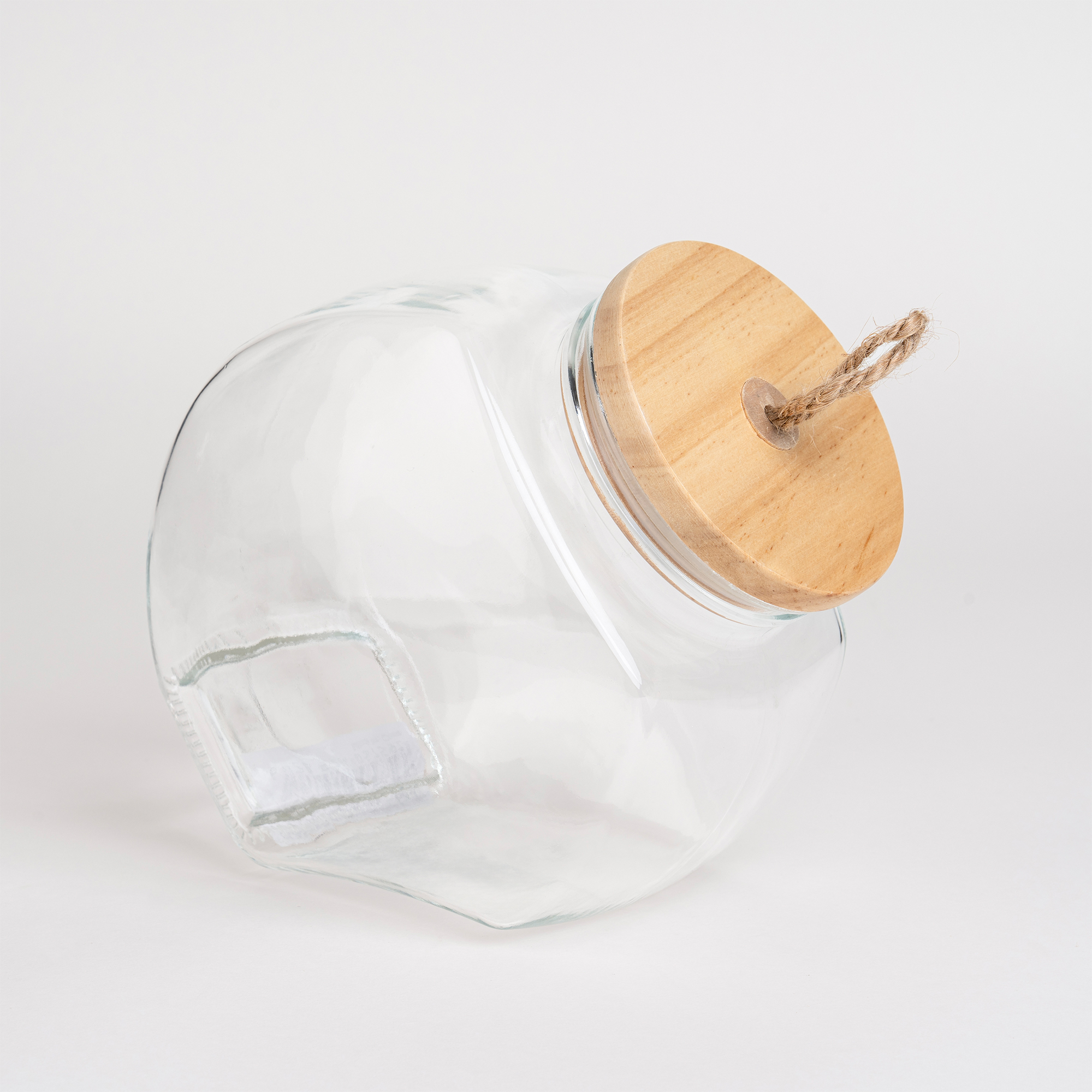 

Alberto Round Glass Storage Jar With Wooden Lid And Hemp Rope 1900Ml