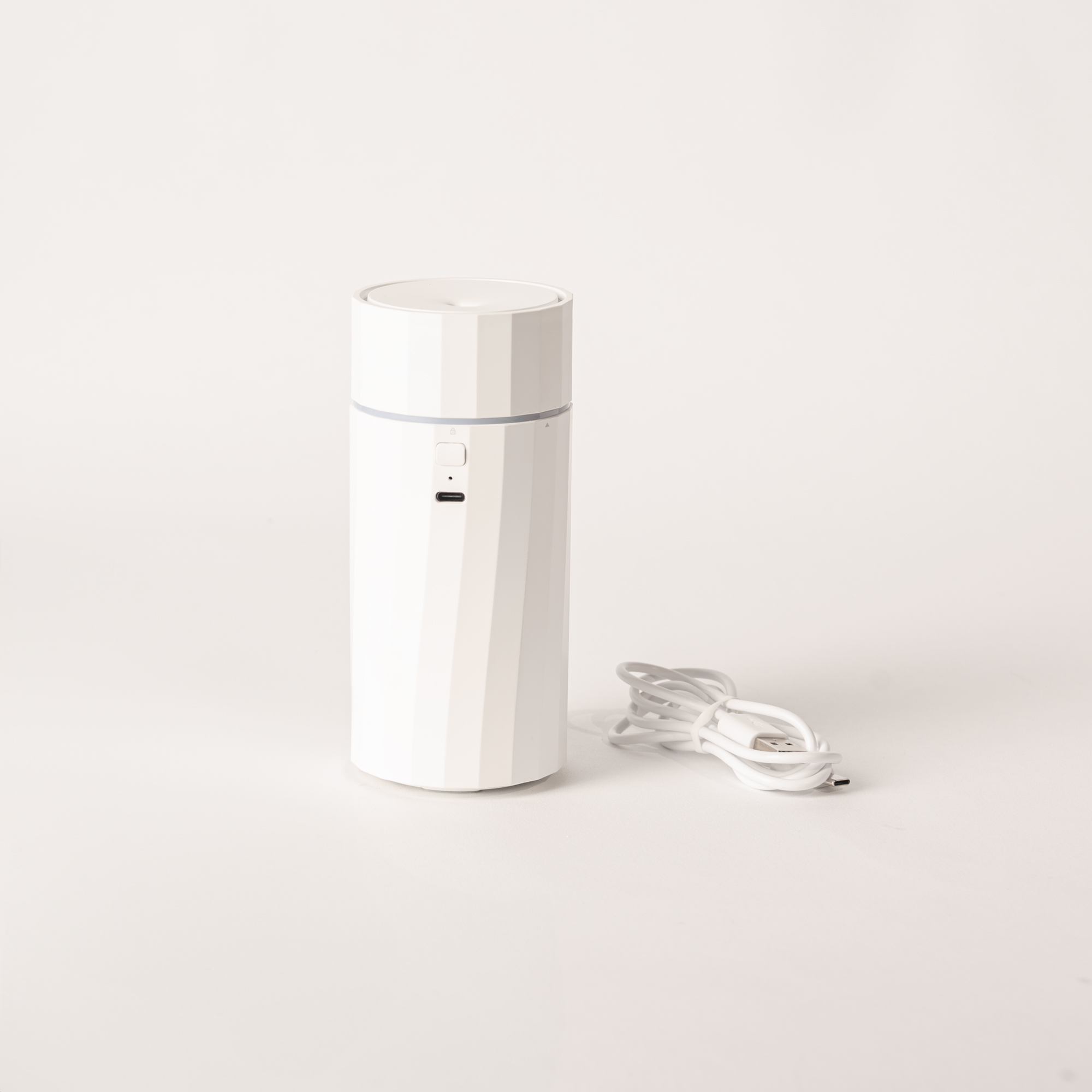 

Nomad plastic USB fragrance diffuser Made by Zen 3.5hrs battery