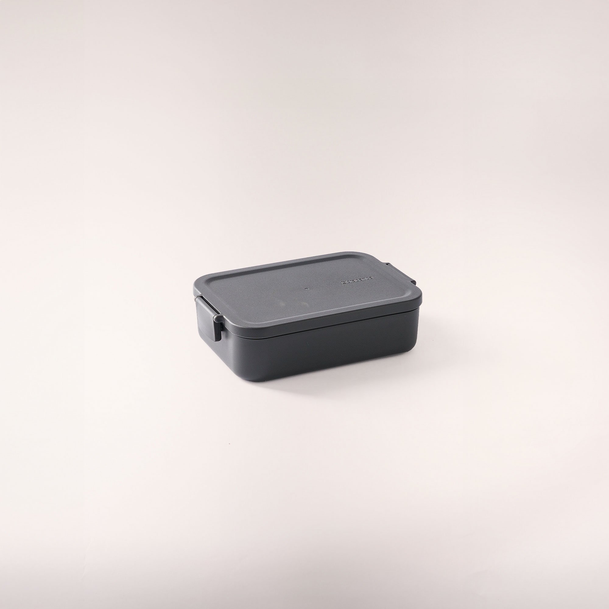 

Brabantia medium plastic luchbox 13.5*20*5.5cm dark gray